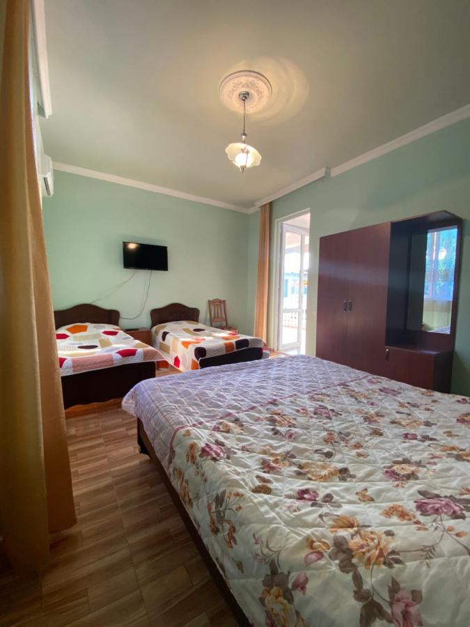Hotel Beliy Dom à Kvariati Extérieur photo
