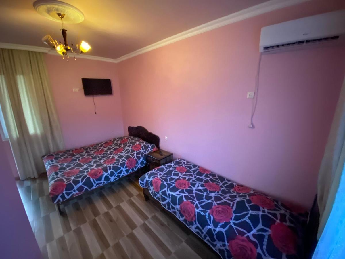 Hotel Beliy Dom à Kvariati Extérieur photo