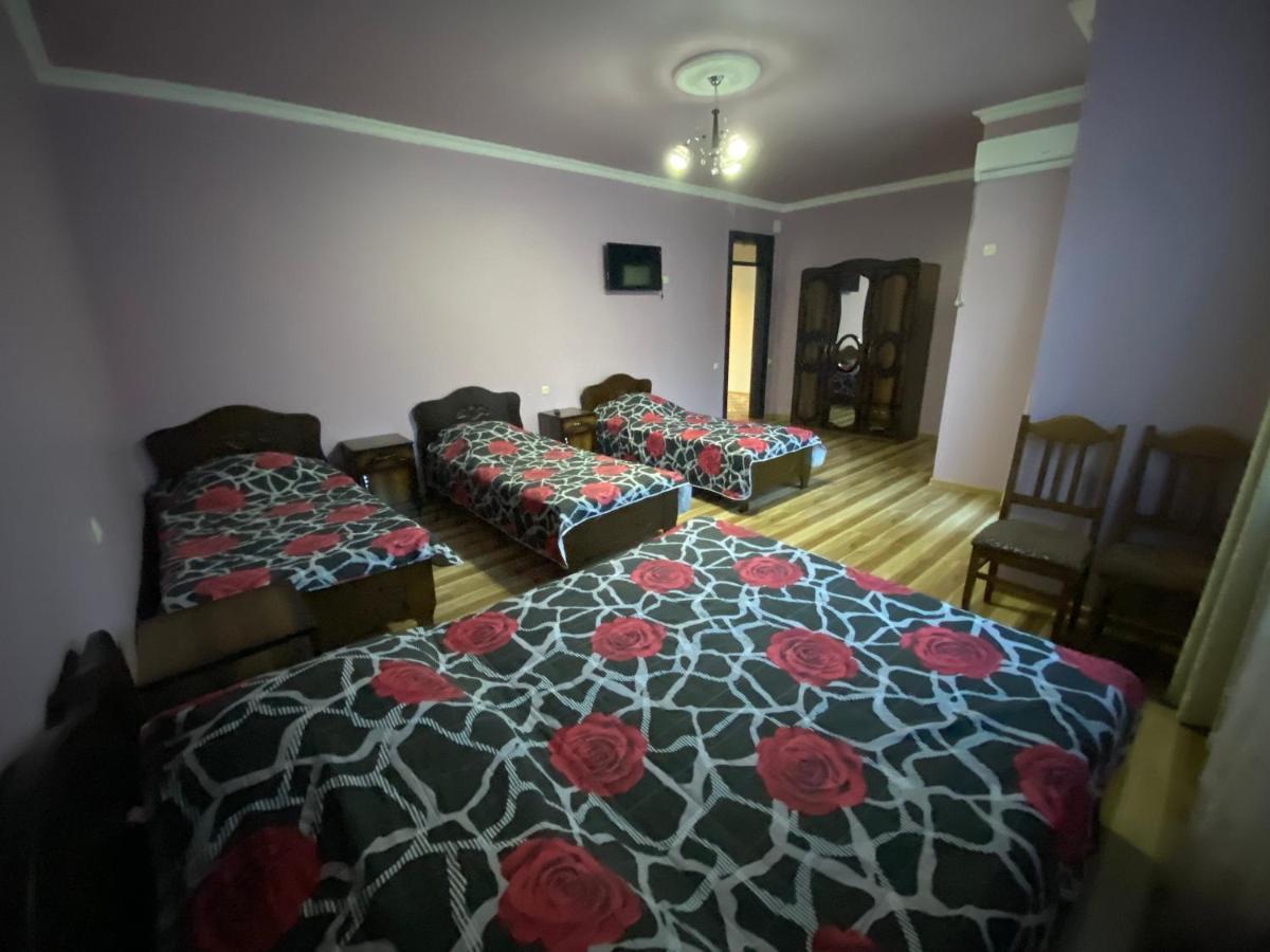 Hotel Beliy Dom à Kvariati Extérieur photo