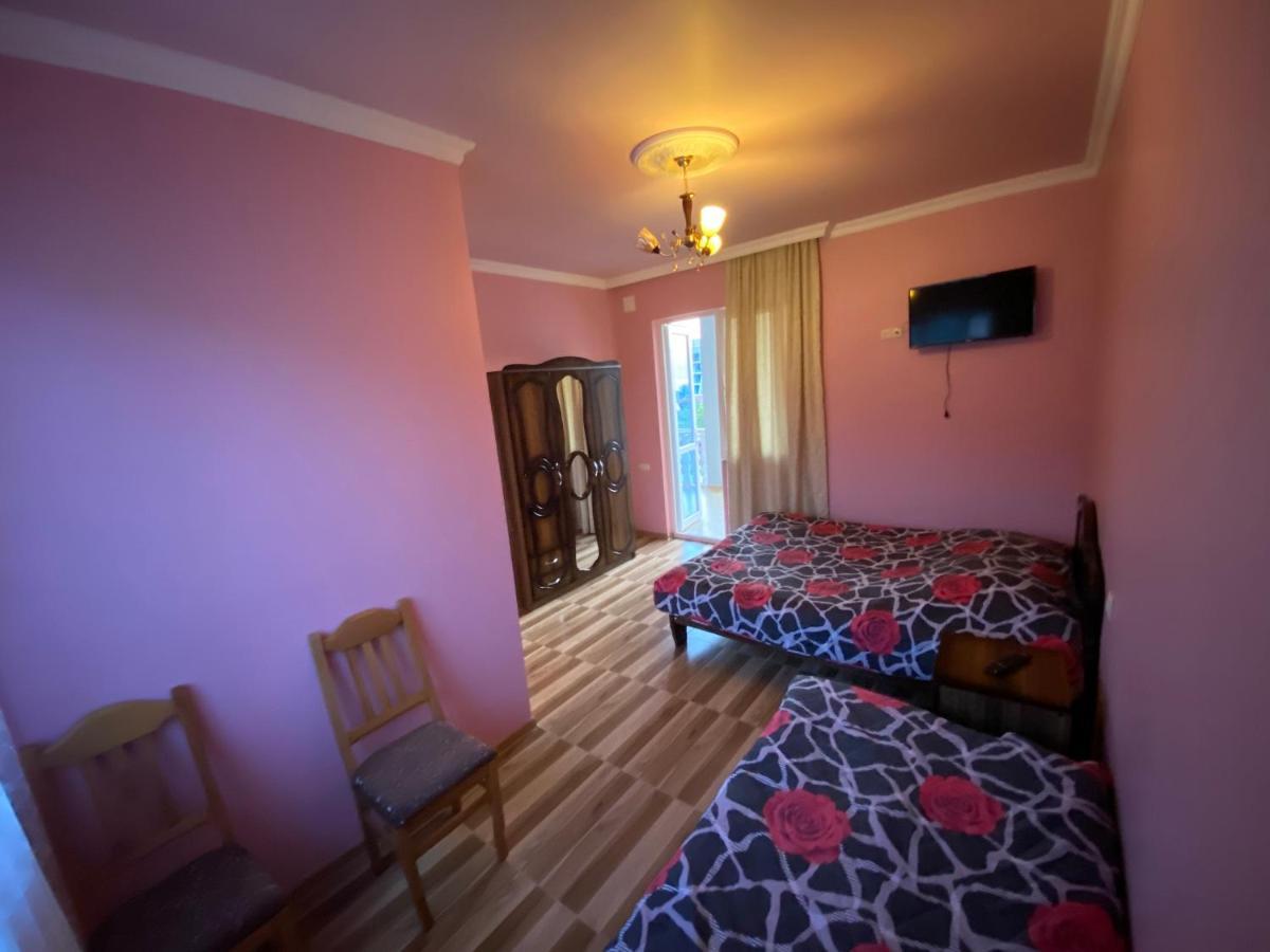 Hotel Beliy Dom à Kvariati Extérieur photo