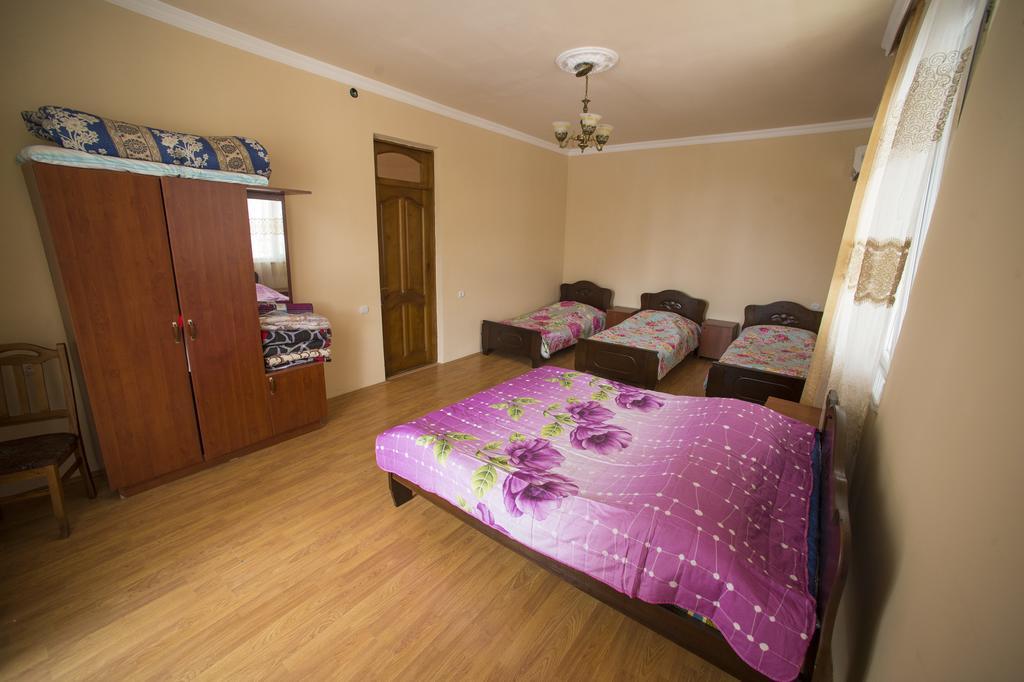 Hotel Beliy Dom à Kvariati Extérieur photo